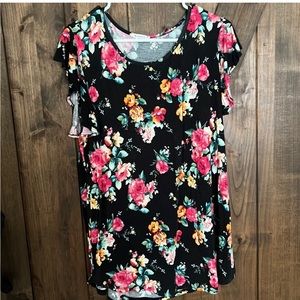 Black floral shirt with ruffles on sleeves-Size Large